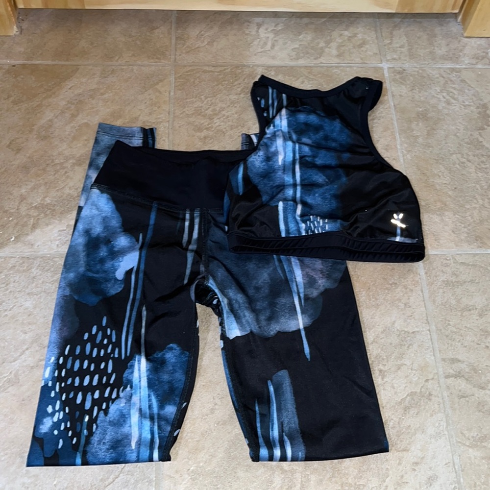 Beyond Yoga Leggings & Bra Set